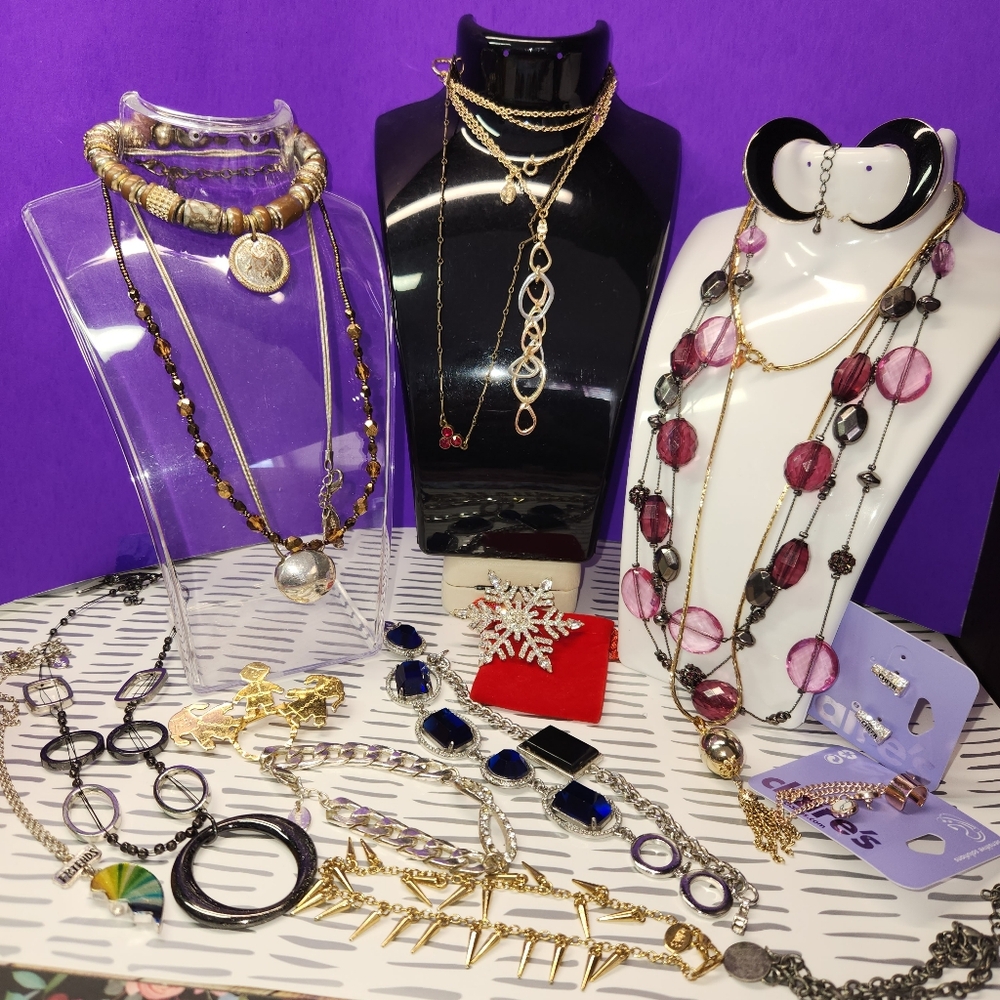 #2388, ALL SIGNED VINTAGE LOT OF JEWELRY, 19 ITEMS IN TOTAL